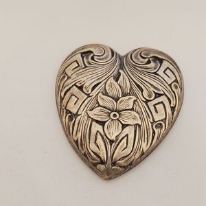 Vintage-look Silver Button Cover